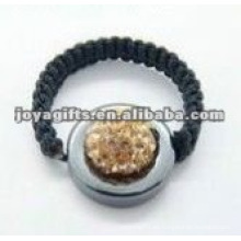 Anillo tejido del shamballa de la bola cristalina